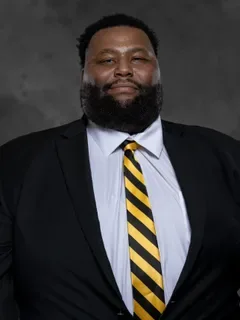 Johnathan Carr headshot