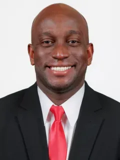 Travaris Robinson headshot