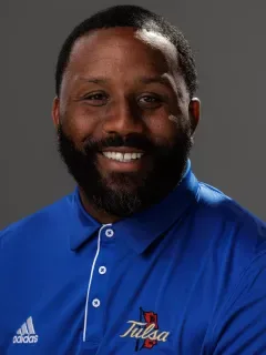 Dominique Franks headshot