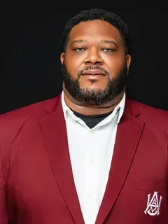 Dennis Alexander headshot