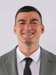 Arion Shinaver headshot
