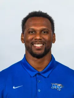 Joshua Smith headshot