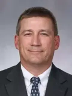 Steven Vashel headshot