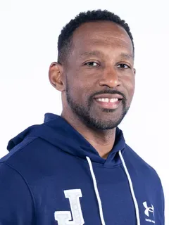 Justin Sanders headshot