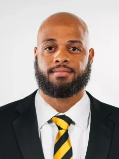 Isaac Reed headshot