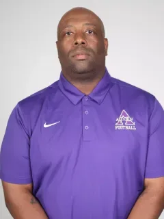 Cadron Davis headshot