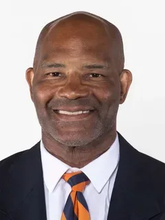 Chris Slade headshot