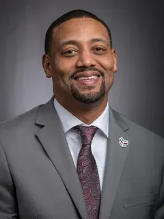 Trei Oliver headshot