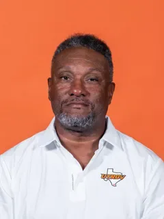 Theron Aych headshot