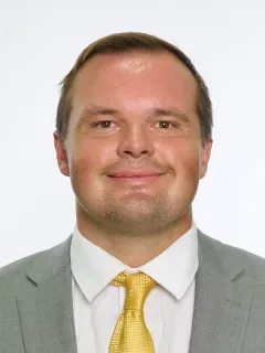 Taylor Lucas headshot