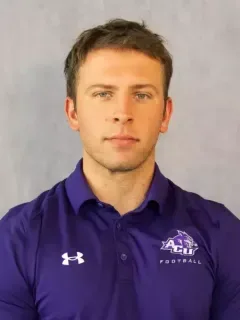 Jax Powell headshot