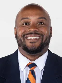Adam Mims headshot