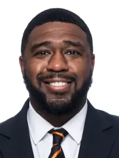 Dre Farris headshot