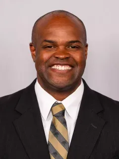 Aaron Smith headshot