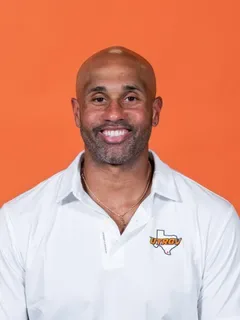 Nate Langford headshot