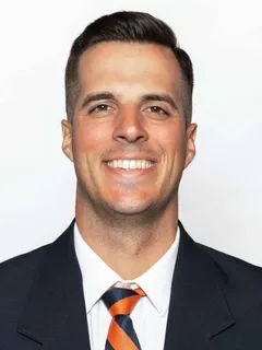Taylor Lamb headshot