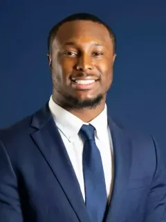 Jordan Lee headshot