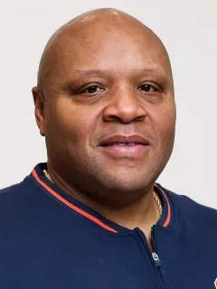 Perry Eliano headshot