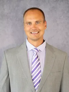 Justin Sinz headshot