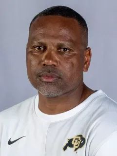 Andreu Swasey headshot