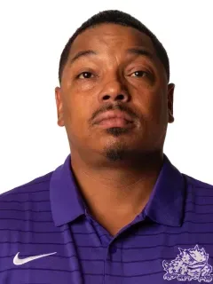 Julius Brown headshot