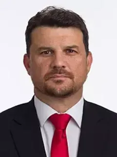 Travis Johansen headshot