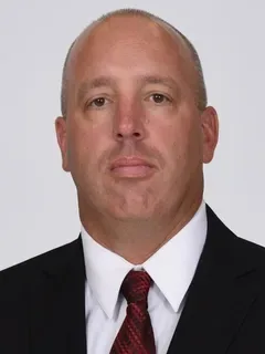 Travis Niekamp headshot