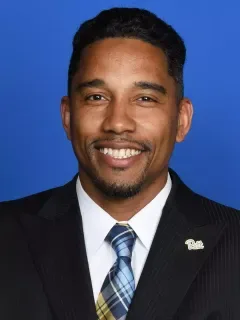 Archie Collins headshot