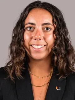 MIkayla Oliveira headshot