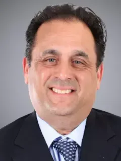 Chris Ostrowsky headshot