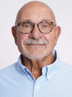 Vince Sinagra headshot