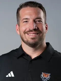 Jacob Thomas headshot