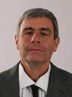 Chris Klenakis headshot