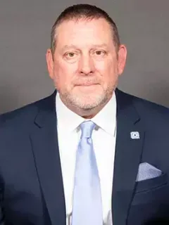 Danny Lewis headshot