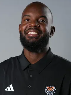 Josh Thompson headshot