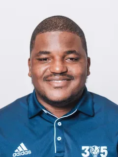 Ayeobele Randolph headshot