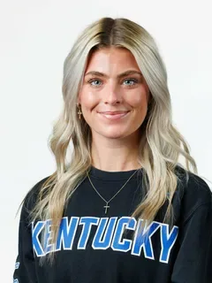 Leah Barnard headshot