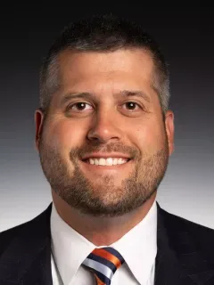 Alex Bayer headshot