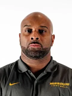 Derek Nicholson headshot
