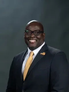 Alonzo Hampton headshot