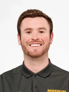 Travis Russell headshot