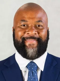 Dell McGee headshot