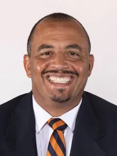 Tony Elliott headshot