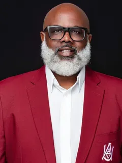 Laron White headshot