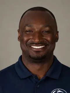 Savon Huggins headshot