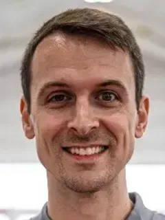 Andy Cruse headshot