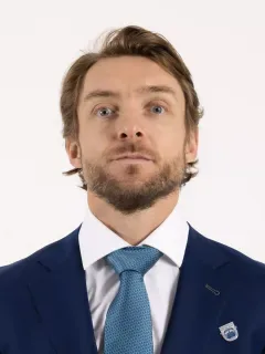 Parker Henry headshot